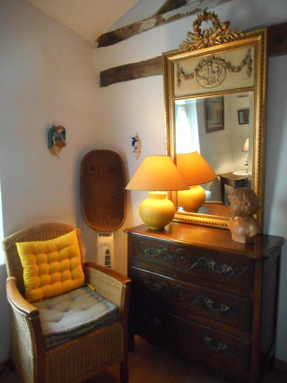 Petit Grenier Douillet De Cathie Bed and Breakfast Roquemaure  Buitenkant foto