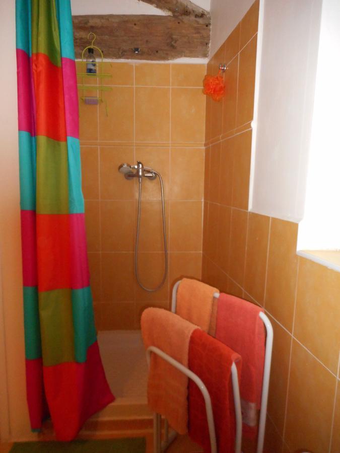 Petit Grenier Douillet De Cathie Bed and Breakfast Roquemaure  Buitenkant foto